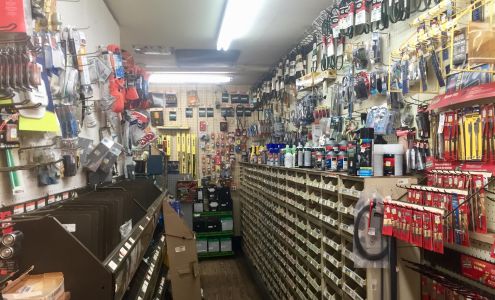 Chloe Auto & Hardware