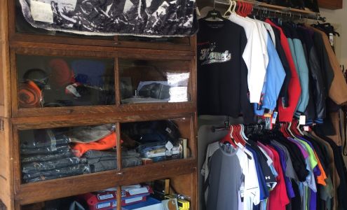 West Side Clothing Heyworth