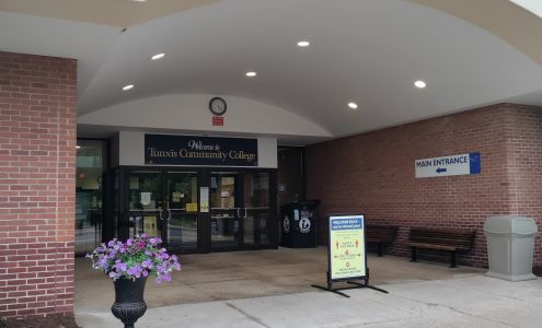 CT State Community College Tunxis Bookstore