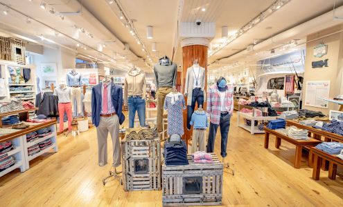 vineyard vines Westport