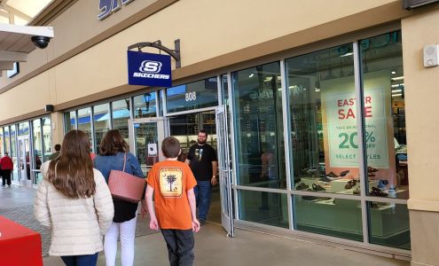 SKECHERS Factory Outlet Asheville