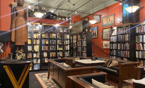 Battery Park Book Exchange & Champagne Bar