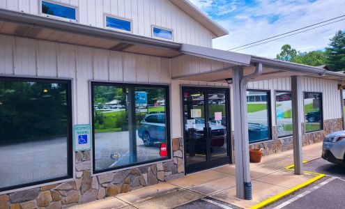 The Pet Stop of Franklin Franklin