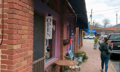 Periwinkles On Cherry St