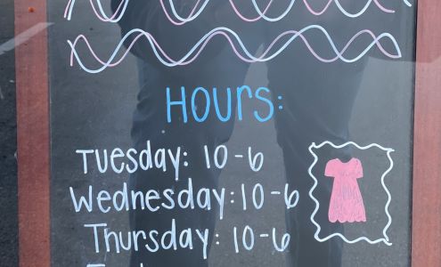 Jesse's Attic Boutique Versailles