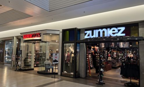 Zumiez