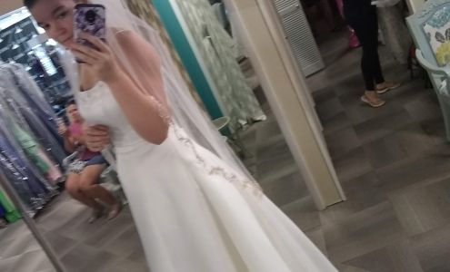 Suzanne's Fashion and Bridal