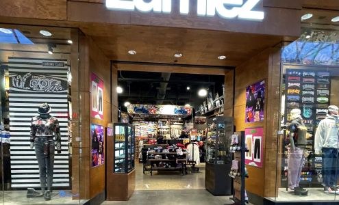 Zumiez