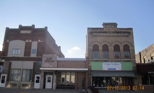 Unique Boutique Cresco