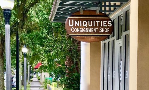 Uniquities Consignment Shop - Used Furniture & Home Decor