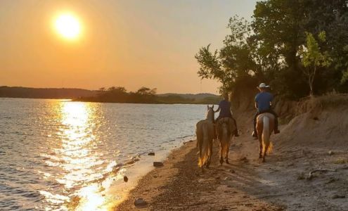 Coyote Creek Tack & Stables 344 3500 E, Sigel Illinois 62462