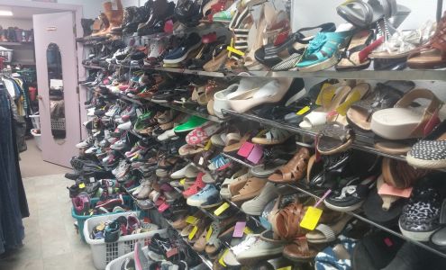 Dolores' Resale Shop