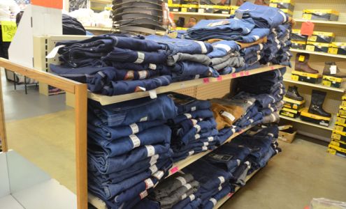 D & D Scrubs & General Merchandise Montrose