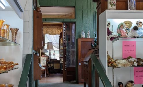 Magnolia House Antique Village