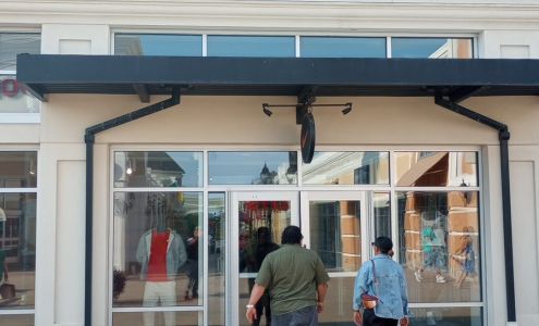 Nike Factory Store - Simpsonville