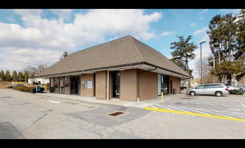 Bank of America (with Drive-thru ATM)