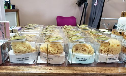 Scents n More Boutique