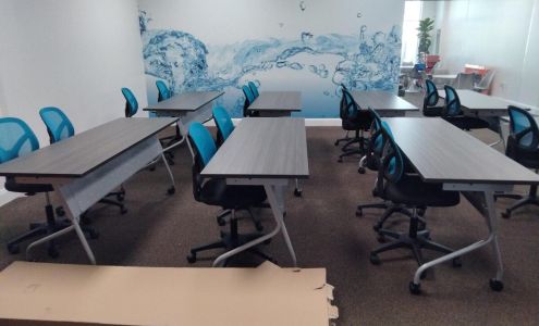 Mad Man Mund Office Furniture