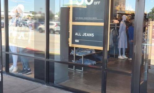 Levi’s Outlet Store