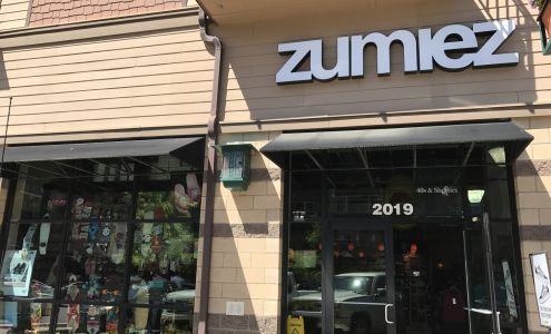 Zumiez