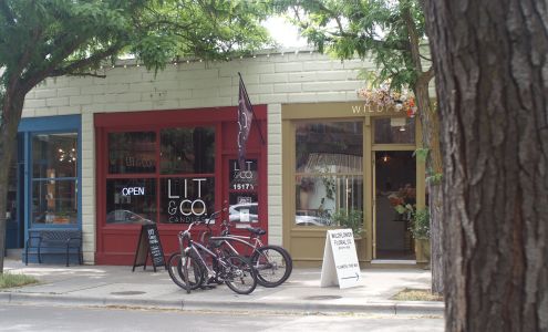 Lit&Co. Candles - Hyde Park