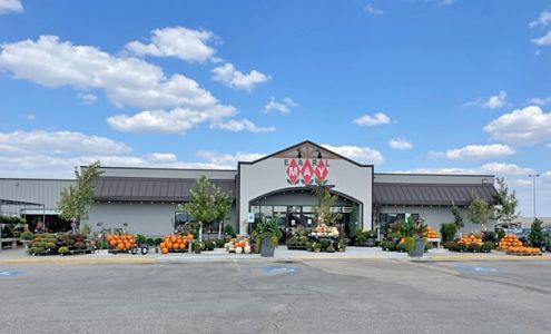 Earl May Garden Center