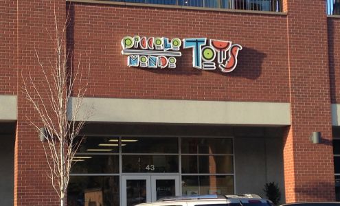 Piccolo Mondo Toys - Progress Ridge TownSquare