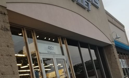 SKECHERS Warehouse Outlet