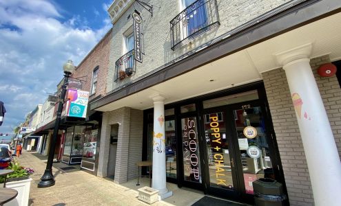 Poppy + Chalk / SCOOP on Davis