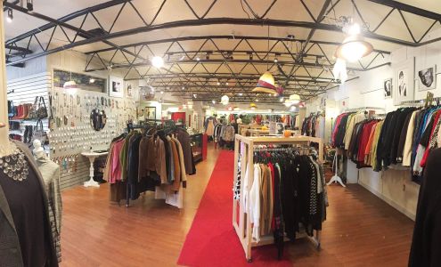 Go Lightly Consignment Boutique