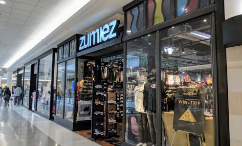 Zumiez Lombard