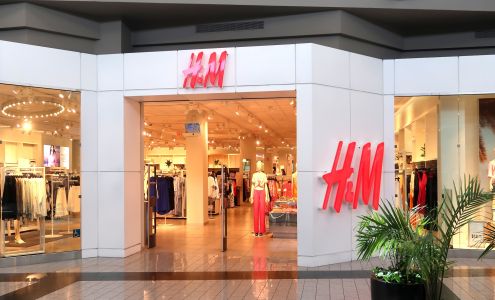 H&M Palmdale