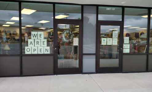 Upscale Consign*MINT*