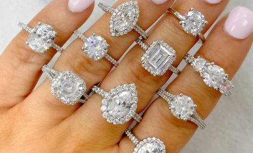 Elyse Fine Jewelers-Gemologist