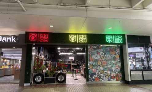 Hawaii's Finest Clothing