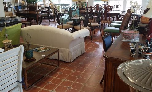 Fantastic Finds Consignments Furniture and Art Gallery