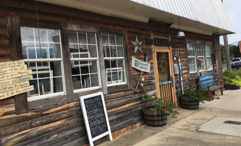 Huckleberrys Creations