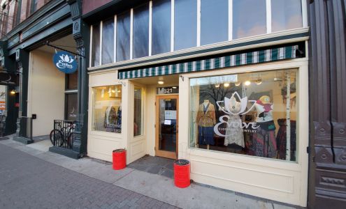 Evolve Clothing And Jewelry