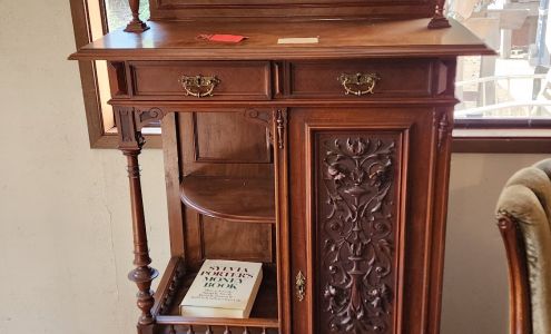 Summit Lake Antiques