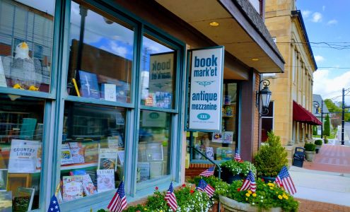 Book Mark'et & Antique Mezzanine