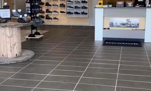 Vanderloop Shoes - Little Chute