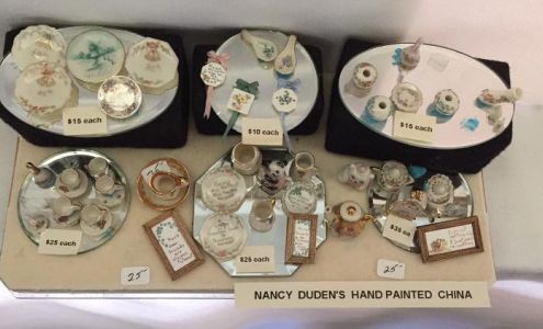 Mini Mansions Dollhouse Shoppe