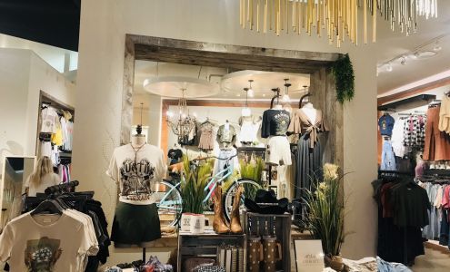 Altar'd State The Oaks Mall