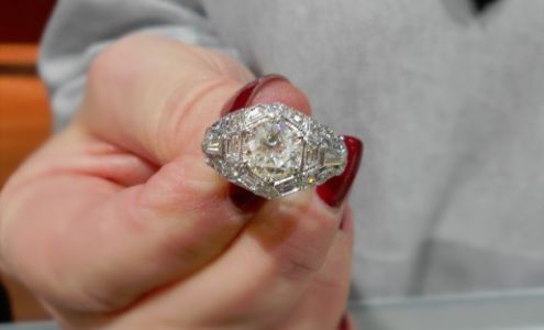 Saunders Lux Jeweler