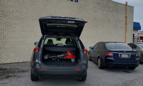 D & K Suit Discounters