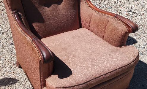 Lansing Upholstering Service and Interior Accents LLC