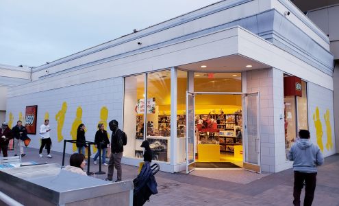 The LEGO® Store Fashion Valley