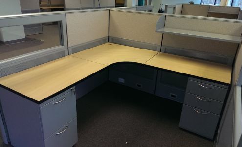 R-Squared Office Panels & Furniture
