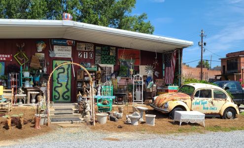 Aunt Tique & Uncle Junk's Furniture
