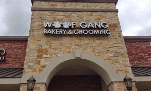 Woof Gang Bakery & Grooming Sienna